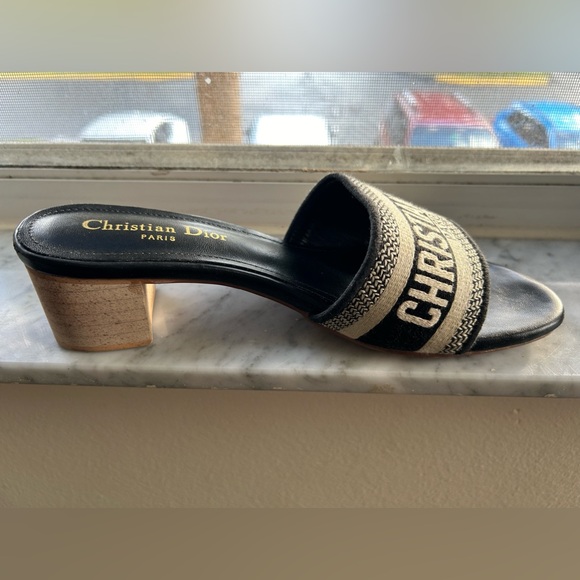 Christian Dior authentic size 39 EUR 8 1/2 US Embroidered heeled slides/ sandals - Picture 3 of 7
